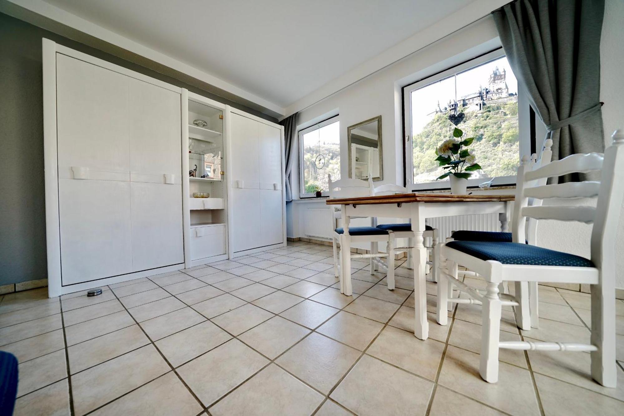 Apartments Haus Daniela Cochem Bilik gambar